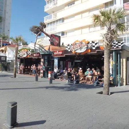 Apartment Cerca Playa-piscina-wifi-aire Acond, 5 Pers,-no-jovenes- Parking Extra 10 Eur Dia *