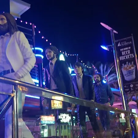 Apartment Cerca Playa-piscina-wifi-aire Acond, 5 Pers,-no-jovenes- Parking Extra 10 Eur Dia *