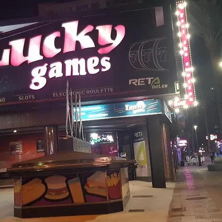 Cerca Playa-piscina-wifi-aire Acond, 5 Pers,-no-jovenes- Parking Extra 10 Eur Dia *