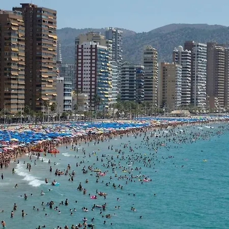 Apartment Cerca Playa-piscina-wifi-aire Acond, 5 Pers,-no-jovenes- Parking Extra 10 Eur Dia