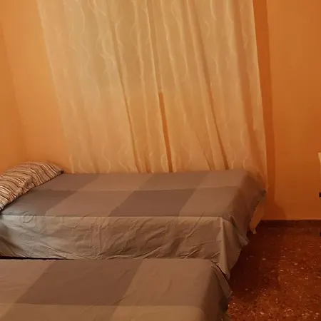 Cerca Playa-piscina-wifi-aire Acond, 5 Pers,-no-jovenes- Parking Extra 10 Eur Dia *