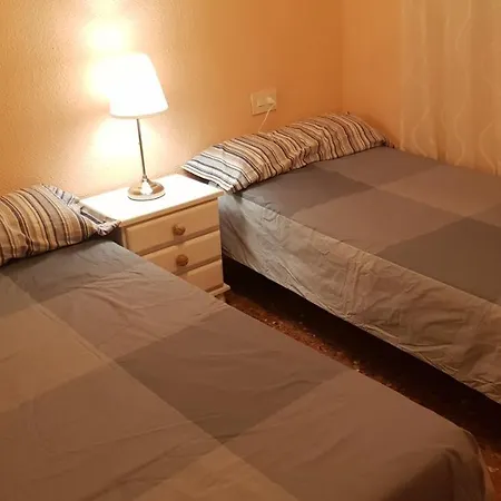 Cerca Playa-piscina-wifi-aire Acond, 5 Pers,-no-jovenes- Parking Extra 10 Eur Dia *