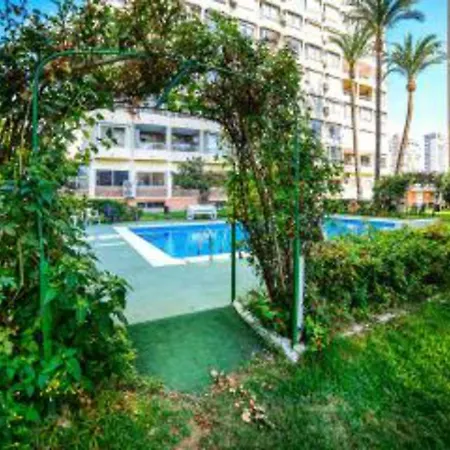 Cerca Playa-piscina-wifi-aire Acond, 5 Pers,-no-jovenes- Parking Extra 10 Eur Dia