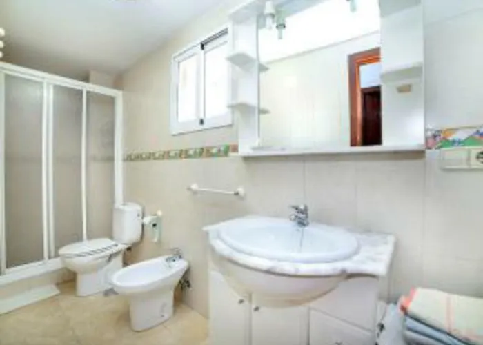 Apartamento En Playa Lev-alham-piscina-wifi-aire Acond, 5-1 Pers,-no-jovenes- Parking Es Extra *