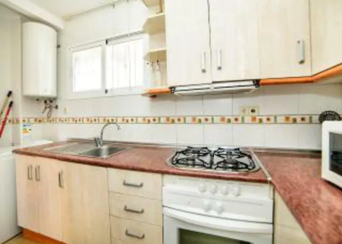 Apartamento En Playa Lev-alham-piscina-wifi-aire Acond, 5-1 Pers,-no-jovenes- Parking Es Extra *